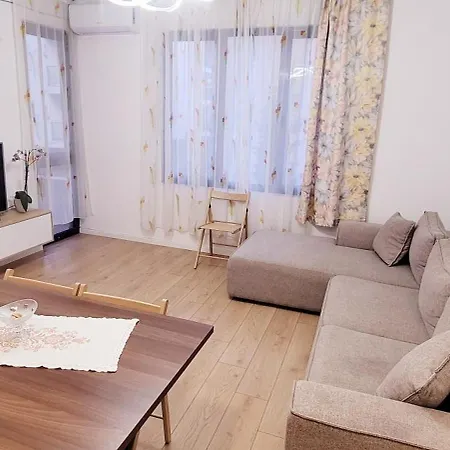 Adriatik Retreat And Relax Daire Golem (Tirana)